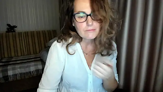 lauraoven online show from 4, 12, 2025