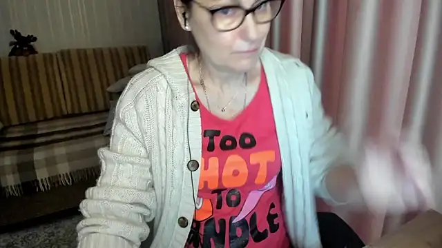 Snapshot of lauraoven chatting on 10, 1, 2026 lauraoven online show from 10, 1, 2026