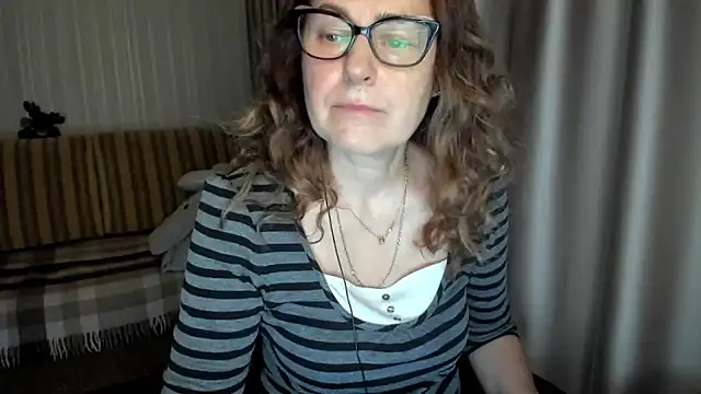 Snapshot of lauraoven chatting on 16, 1, 2026 lauraoven online show from 16, 1, 2026