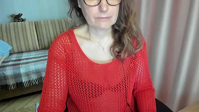 Snapshot of lauraoven chatting on 25, 3, 2026 lauraoven online show from 25, 3, 2026