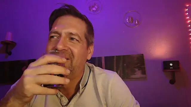 Snapshot of matrikes1 chatting on 21, 12, 2024 matrikes1 online show from 21, 12, 2024