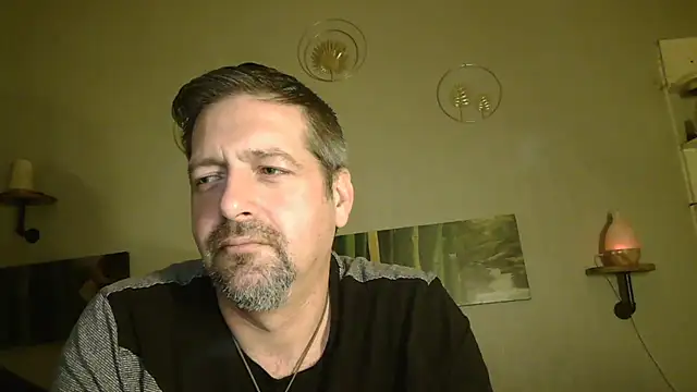 Snapshot of matrikes1 chatting on 1, 1, 2025 matrikes1 online show from 1, 1, 2025