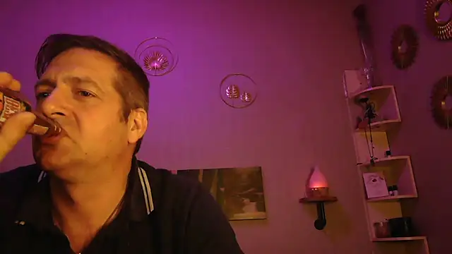 Snapshot of matrikes1 chatting on 12, 1, 2025 matrikes1 online show from 12, 1, 2025