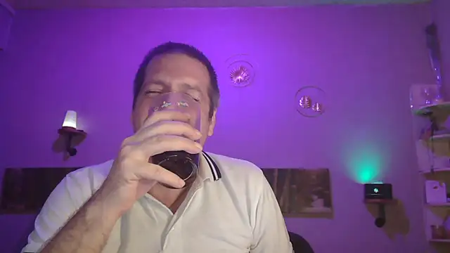 Snapshot of matrikes1 chatting on 13, 3, 2025 matrikes1 online show from 13, 3, 2025