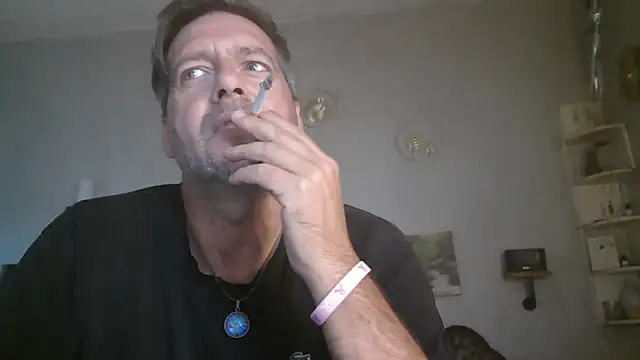 Snapshot of matrikes1 chatting on 15, 10, 2025 matrikes1 online show from 15, 10, 2025