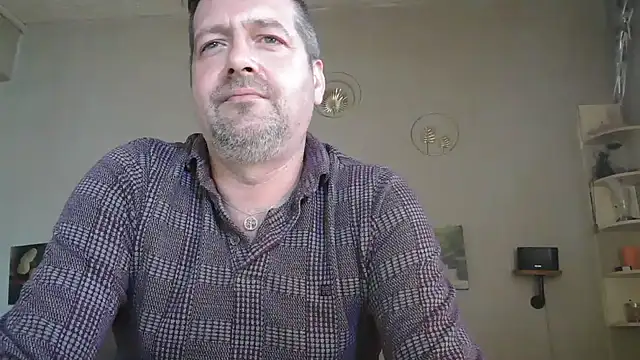 Snapshot of matrikes1 chatting on 16, 4, 2026 matrikes1 online show from 16, 4, 2026