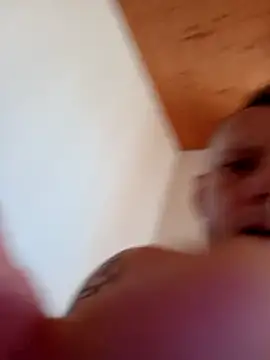 Snapshot of Kw8585kw chatting on 8, 4, 2026 Kw8585kw online show from 8, 4, 2026