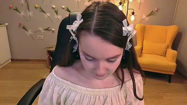 Snapshot of CloudGrace chatting on 10, 6, 2026 CloudGrace online show from 10, 6, 2026