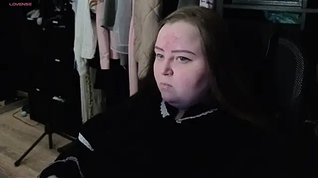 Snapshot of EMMA__CONNOR chatting on 17, 10, 2025 EMMA CONNOR online show from 17, 10, 2025