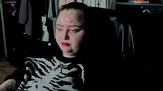 Snapshot of EMMA__CONNOR chatting on 31, 10, 2025 EMMA CONNOR online show from 31, 10, 2025