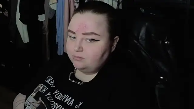 EMMA  CONNOR online show from 28, 11, 2025