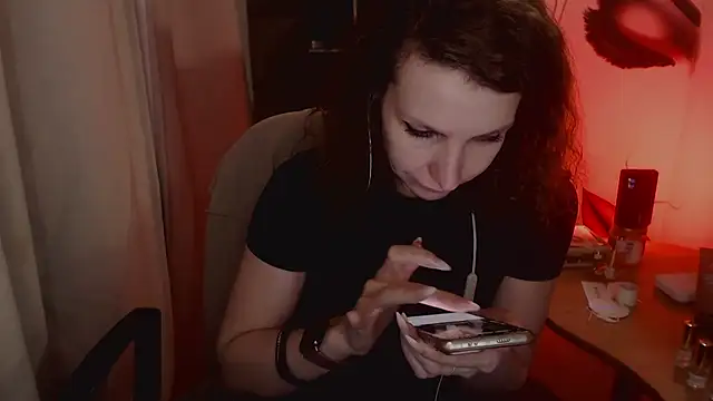 Snapshot of JohansonKatie chatting on 12, 1, 2025 JohansonKatie online show from 12, 1, 2025