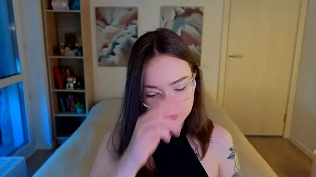 Snapshot of MilenaSaint chatting on 8, 5, 2026 MilenaSaint online show from 8, 5, 2026