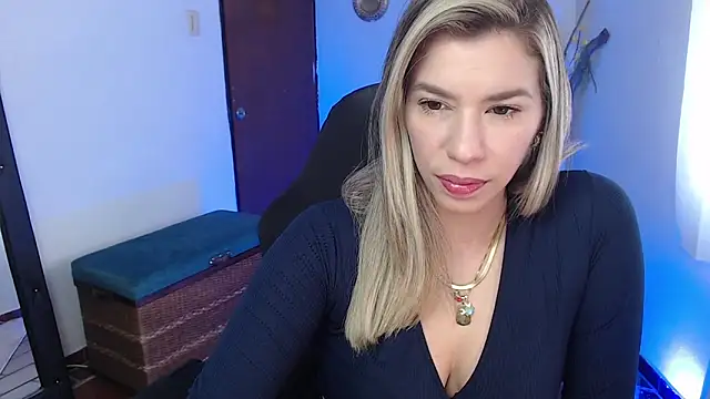 Snapshot of ms_sofia_x chatting on 27, 10, 2025 ms sofia x online show from 27, 10, 2025