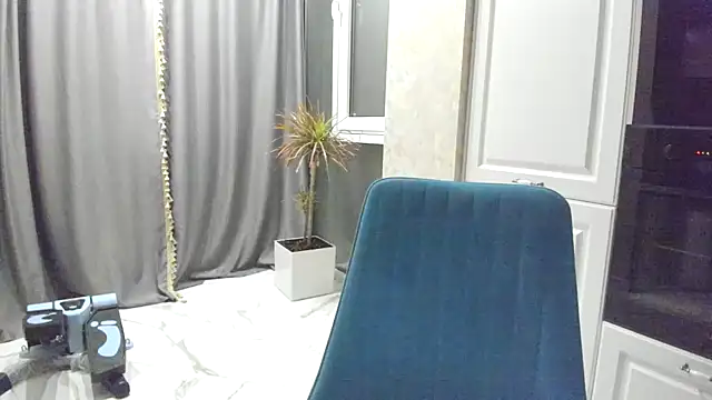 Snapshot of Iris_cherry chatting on 21, 12, 2024 Iris cherry online show from 21, 12, 2024