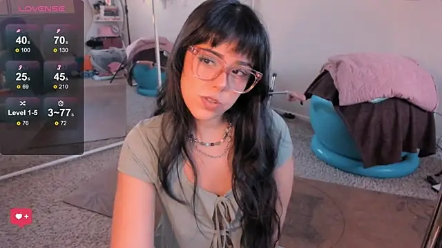 Evie-Luna online show from 9, 11, 2025