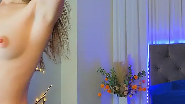 Snapshot of Ariana_Petite chatting on 25, 2, 2026 Ariana Petite online show from 25, 2, 2026