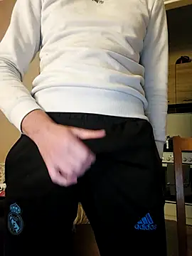 MlodyDres online show from 24, 10, 2025