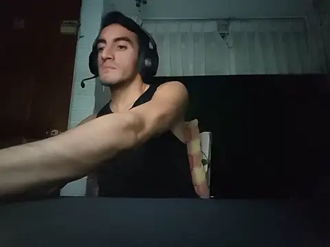 Snapshot of TommyMomentum chatting on 26, 3, 2026 TommyMomentum online show from 26, 3, 2026