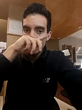 Snapshot of TommyMomentum chatting on 5, 4, 2026 TommyMomentum online show from 5, 4, 2026