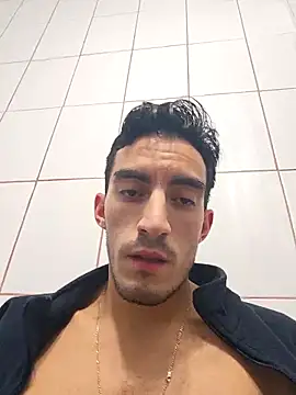 Snapshot of TommyMomentum chatting on 23, 4, 2026 TommyMomentum online show from 23, 4, 2026