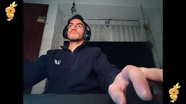 Snapshot of TommyMomentum chatting on 24, 4, 2026 TommyMomentum online show from 24, 4, 2026