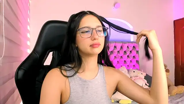 Luniverse online show from 4, 12, 2025