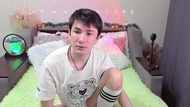 Yumi steve online show from 8, 11, 2025