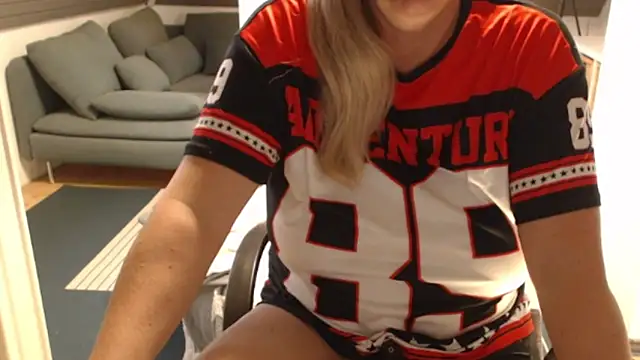 Snapshot of KimMitchelli chatting on 8, 1, 2026 KimMitchelli online show from 8, 1, 2026