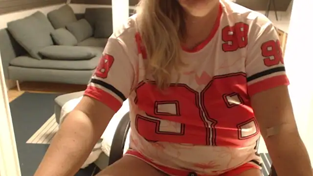 Snapshot of KimMitchelli chatting on 9, 1, 2026 KimMitchelli online show from 9, 1, 2026