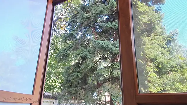 Snapshot of Miss_Ariana_ chatting on 14, 9, 2025 Miss Ariana  online show from 14, 9, 2025