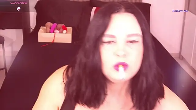 Snapshot of Alenny11 chatting on 13, 10, 2025 Alenny11 online show from 13, 10, 2025