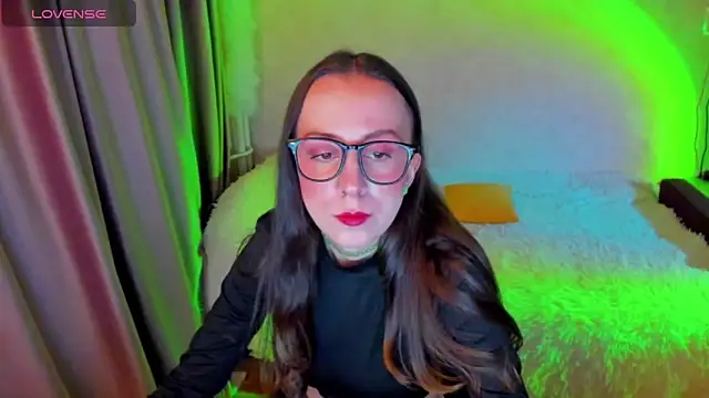 Snapshot of CurlySteph chatting on 11, 2, 2026 CurlySteph online show from 11, 2, 2026