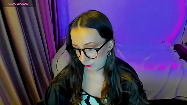 Snapshot of CurlySteph chatting on 1, 3, 2026 CurlySteph online show from 1, 3, 2026