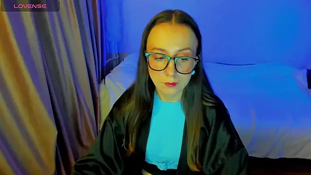 Snapshot of CurlySteph chatting on 4, 3, 2026 CurlySteph online show from 4, 3, 2026