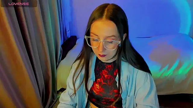 Snapshot of CurlySteph chatting on 5, 4, 2026 CurlySteph online show from 5, 4, 2026