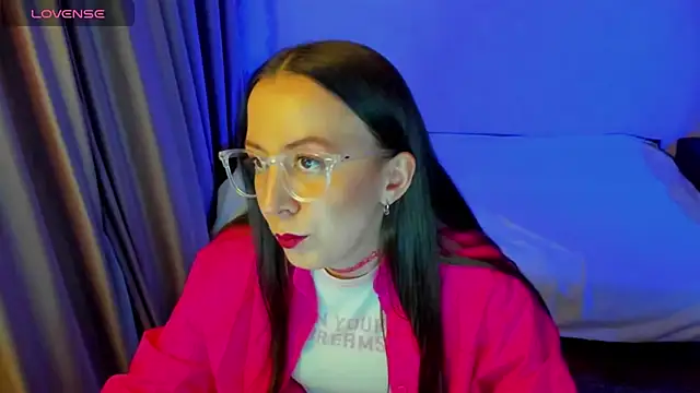 Snapshot of CurlySteph chatting on 9, 4, 2026 CurlySteph online show from 9, 4, 2026