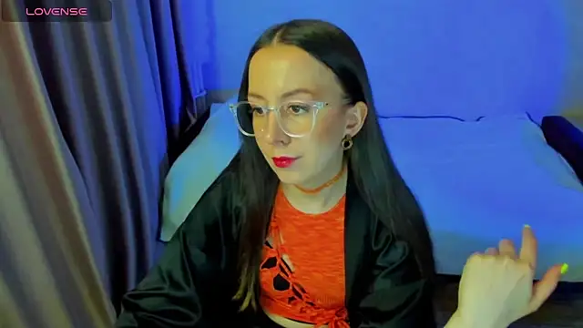 Snapshot of CurlySteph chatting on 11, 4, 2026 CurlySteph online show from 11, 4, 2026