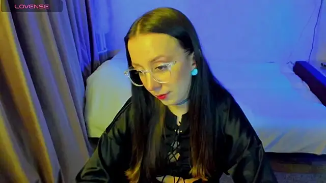 Snapshot of CurlySteph chatting on 24, 4, 2026 CurlySteph online show from 24, 4, 2026