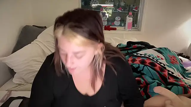 Snapshot of magicsparkles chatting on 7, 1, 2025 magicsparkles online show from 7, 1, 2025