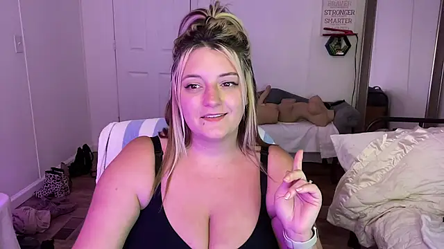 Snapshot of magicsparkles chatting on 14, 3, 2025 magicsparkles online show from 14, 3, 2025