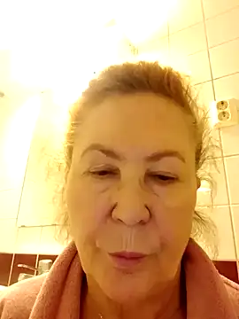 Hottie-Mom online show from 13, 10, 2025