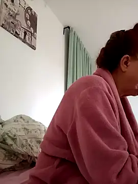 Snapshot of Hottie-Mom chatting on 12, 5, 2026 Hottie-Mom online show from 12, 5, 2026