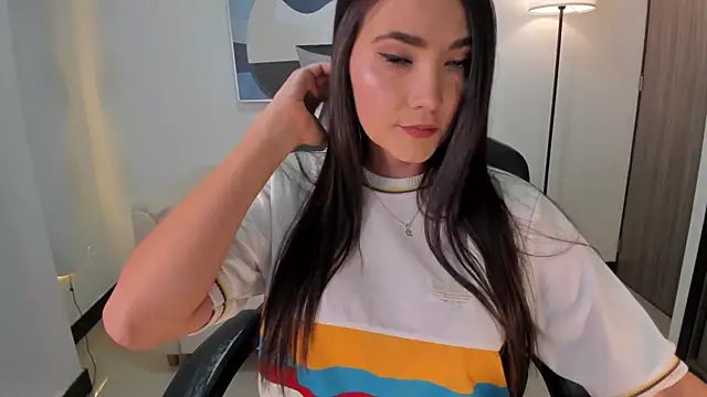 Snapshot of SaraParker_ chatting on 4, 7, 2026 SaraParker online show from 4, 7, 2026