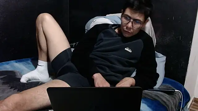 dannnyhot24 online show from 1, 1, 2025