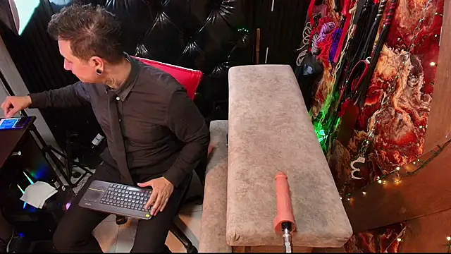 Snapshot of boy_n_girl chatting on 11, 4, 2026 boy n girl online show from 11, 4, 2026