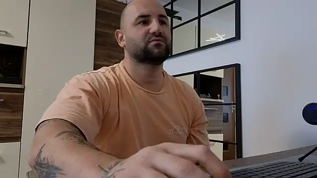 Snapshot of moonjoey chatting on 22, 4, 2026 moonjoey online show from 22, 4, 2026