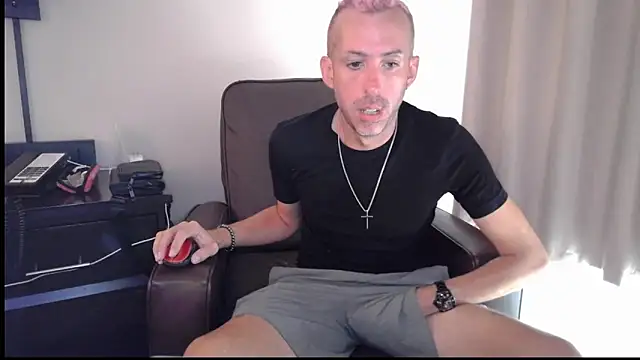 Snapshot of smokenstrokex chatting on 17, 5, 2026 smokenstrokex online show from 17, 5, 2026