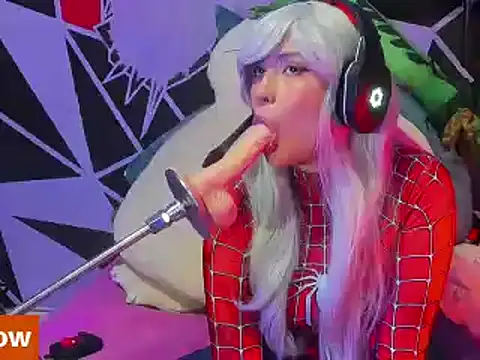 Emilythemachine online show from 4, 1, 2025