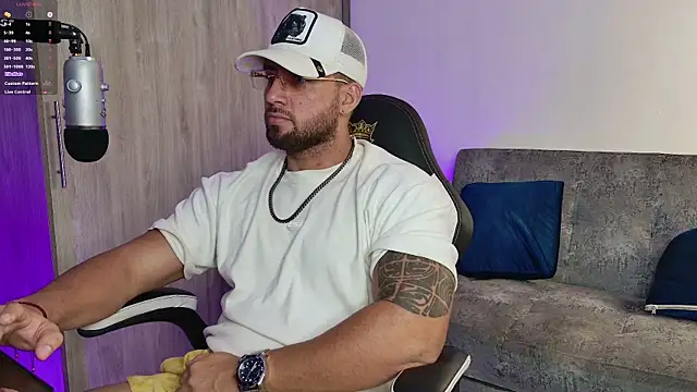 Snapshot of mr_david_cox chatting on 5, 3, 2025 mr david cox online show from 5, 3, 2025